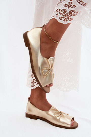 Gouden dames sandalen met decoratieve veters en glanzende afwerking van faux leather Coltrania