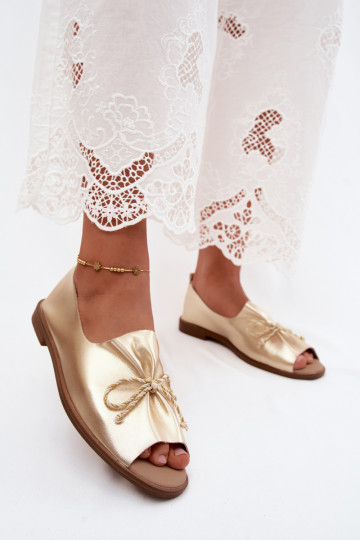 Sandales dorées pour femmes avec lacets décoratifs et finition brillante en simili cuir Coltrania 2