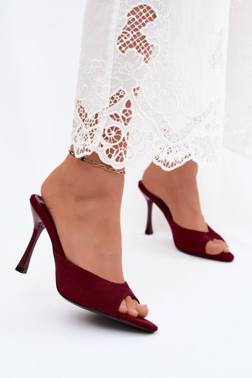 Slippers met dunne hakken van faux suede in bordeaux Cherryssa