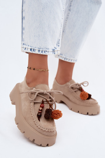 Chaussures avec de beaux détails en daim synthétique sable Melonia