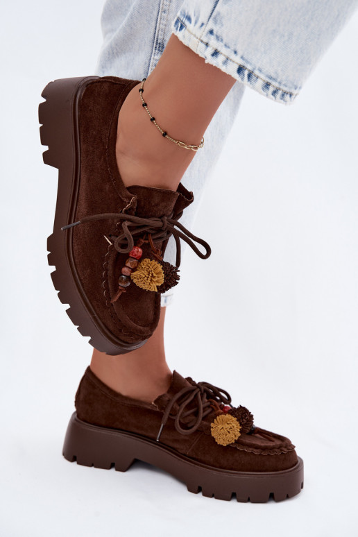 Schuhe mit schönen Details aus Kunstveloursleder in Schokolade Melonia