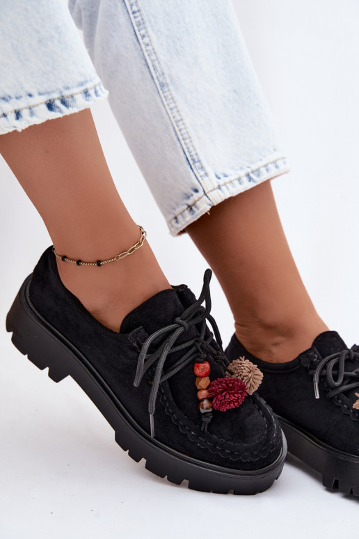 Schoenen met mooie details van faux suede in zwart Melonia
