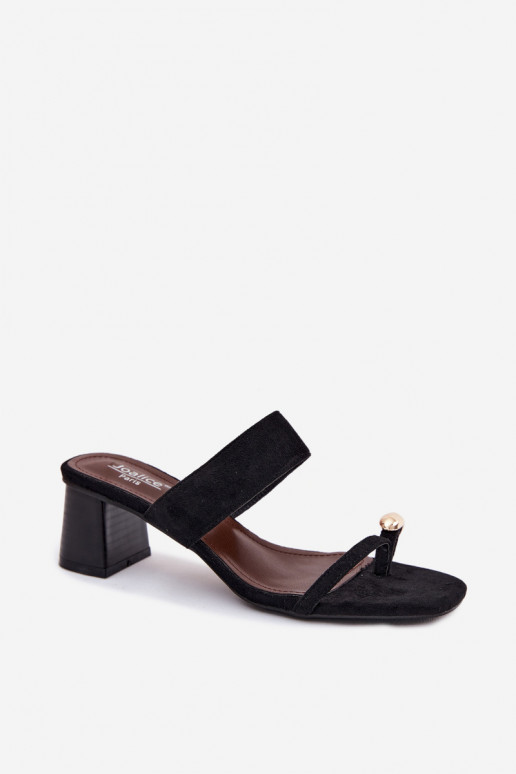 Slippers met hakken en gouden details in zwart Dakotelle