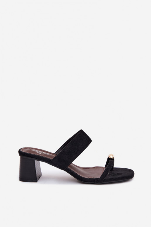 Slippers met hakken en gouden details in zwart Dakotelle