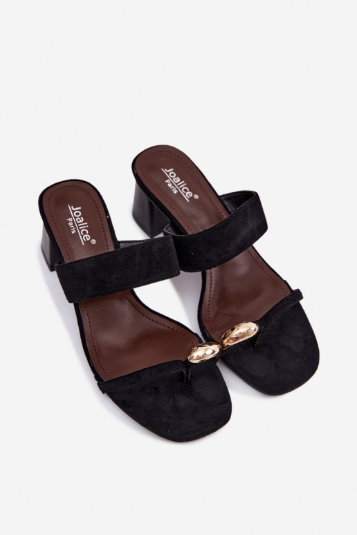 Slippers met hakken en gouden details in zwart Dakotelle