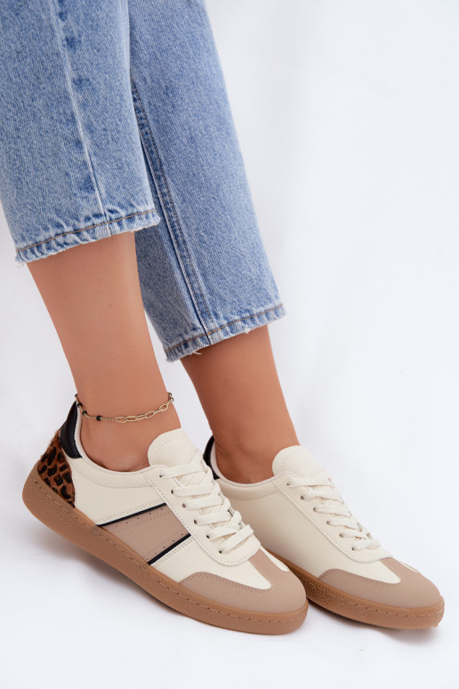 Sneakers van faux leather in zand Corelle