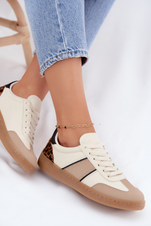 Sneakers van faux leather in zand Corelle