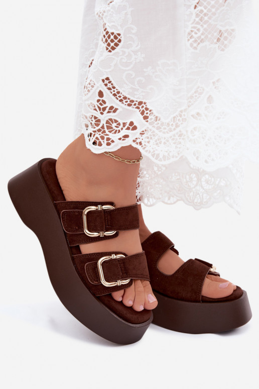Dames klompen met platform en gespen in chocolade kleur faux suede Hazelia