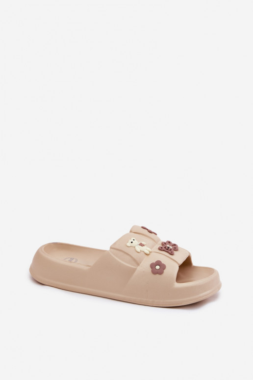 Zandkleurige lichte slippers met gespen Redienna