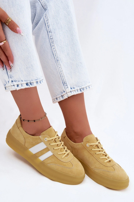 Gelbe Plattform-Sneaker aus Kunstveloursleder Coralia