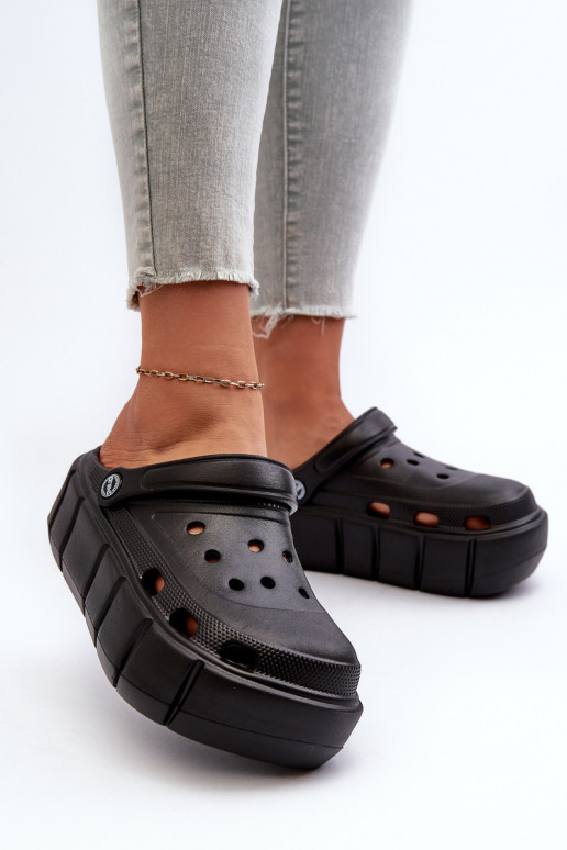 Chaussons légers pour femmes à plateforme en noir Itubia