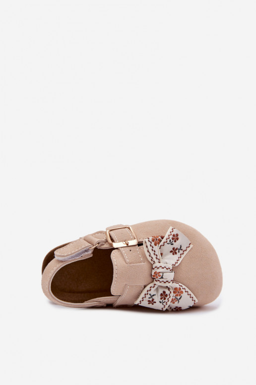 Kinderen klompen sandalen met strikken in zandkleur Rosella