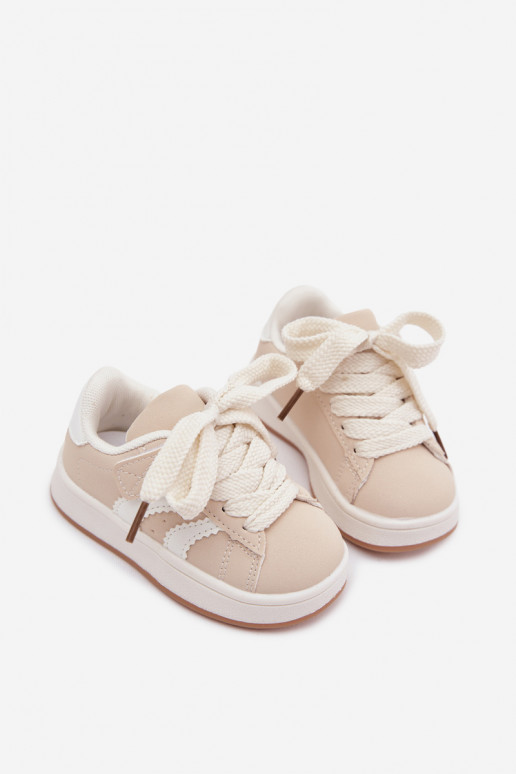 Kindersneaker mit Klettverschlüssen aus Kunstleder in sandfarbener Farbe Zoya