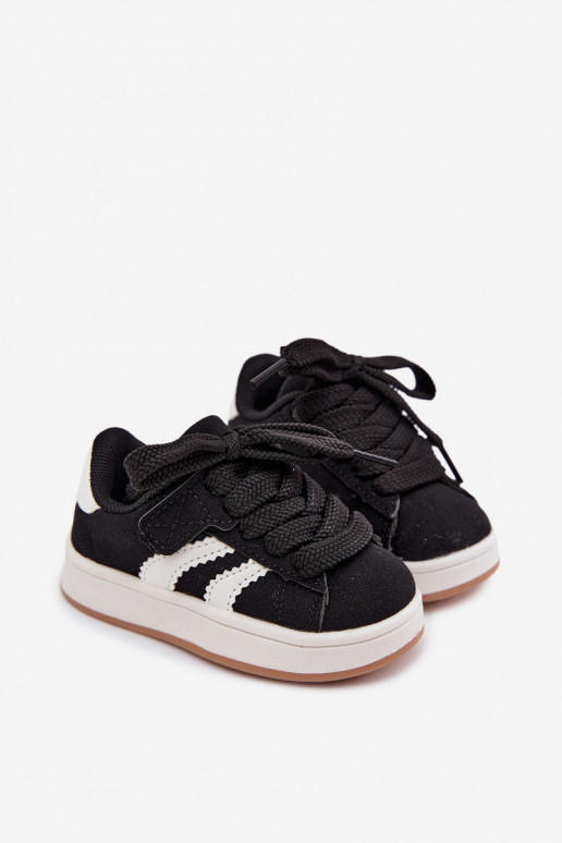 Kindersneakers met klittenband sluitingen van faux leather in zwarte kleur Zoya