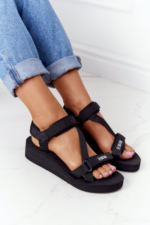 Leichte Hausschuhe Plateausandalen Big Star FF274A349 schwarze Farbe