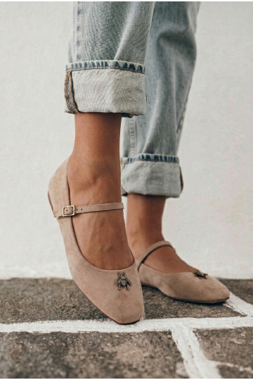 Dames ballerina's met bandjes en gespen in zandkleur faux suede Pinea 2