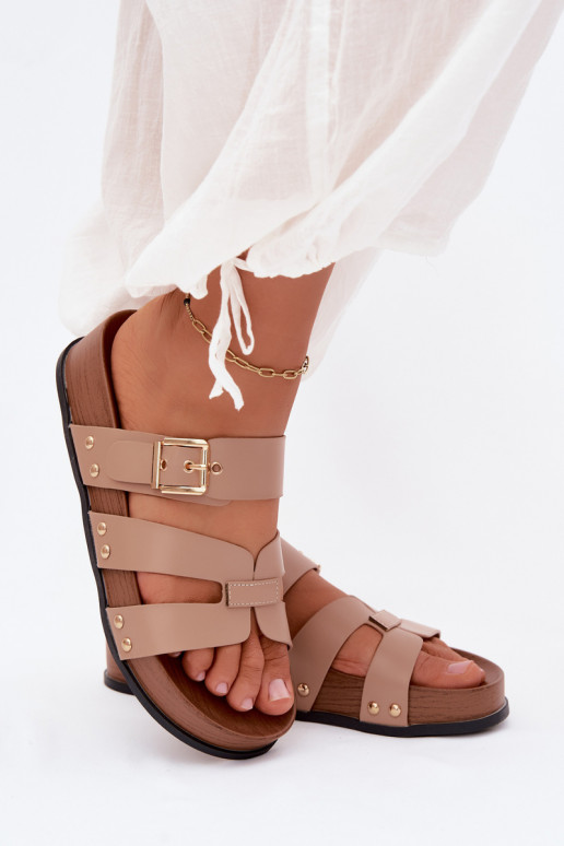 Chaussons pour femmes en cuir synthétique avec boucles couleur sable Cambria