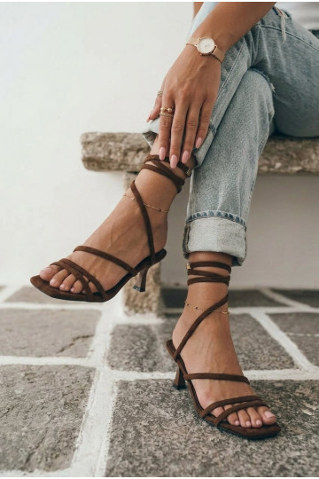 Dames sandalen met hakken en bandjes chocolade Samara