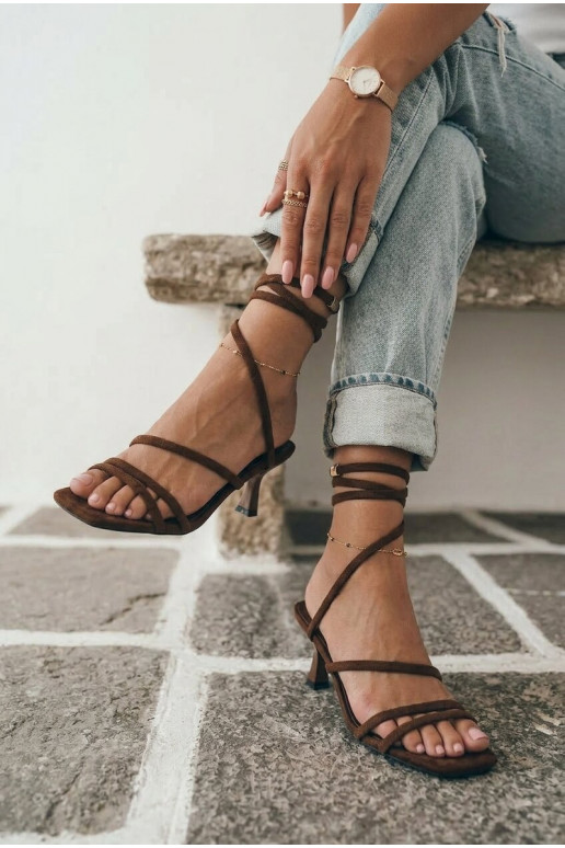 Sandales à talons pour femmes avec lanières couleur chocolat Samara