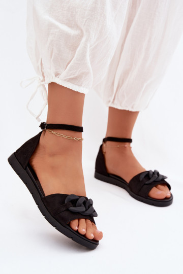Platte sandalen voor dames met kettingen Vinceza 17320 zwarte kleur 2