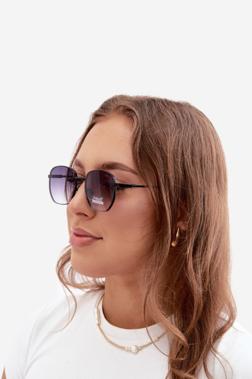 Lunettes de soleil avec monture fine UV 400 en couleur noire