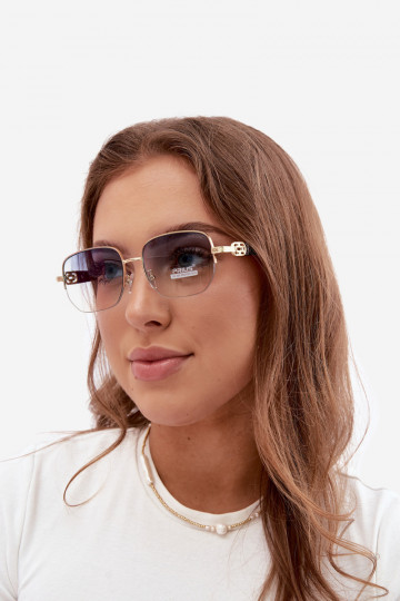 Sonnenbrille mit dünnen Rahmen und UV-Filter, blau