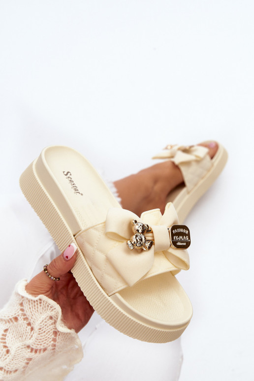 Chaussons beiges pour femmes avec des nœuds et des ours en peluche Katterina