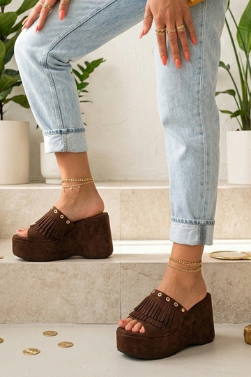 Sabots bruns pour femmes boho avec franges sur plateforme Juniper 2