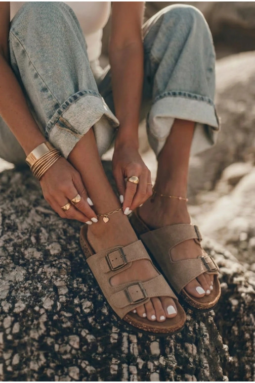 Dames sandkleurige slippers met gespen Brigid