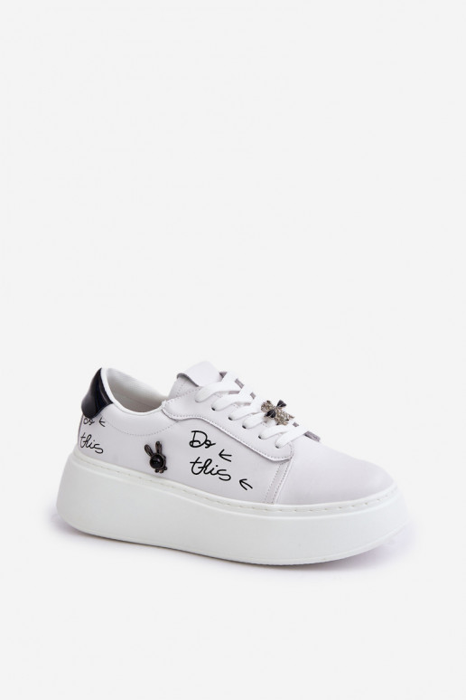 Witte sneakers van faux leer met platform en afneembare badges Vinceza 89102
