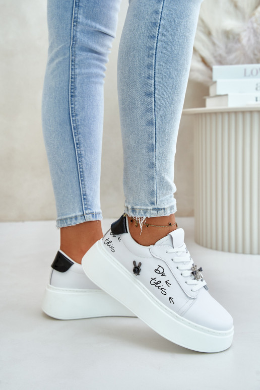 Witte sneakers van faux leer met platform en afneembare badges Vinceza 89102