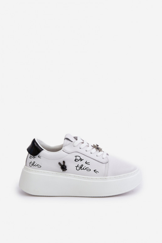 Witte sneakers van faux leer met platform en afneembare badges Vinceza 89102