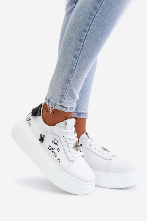 Witte sneakers van faux leer met platform en afneembare badges Vinceza 89102