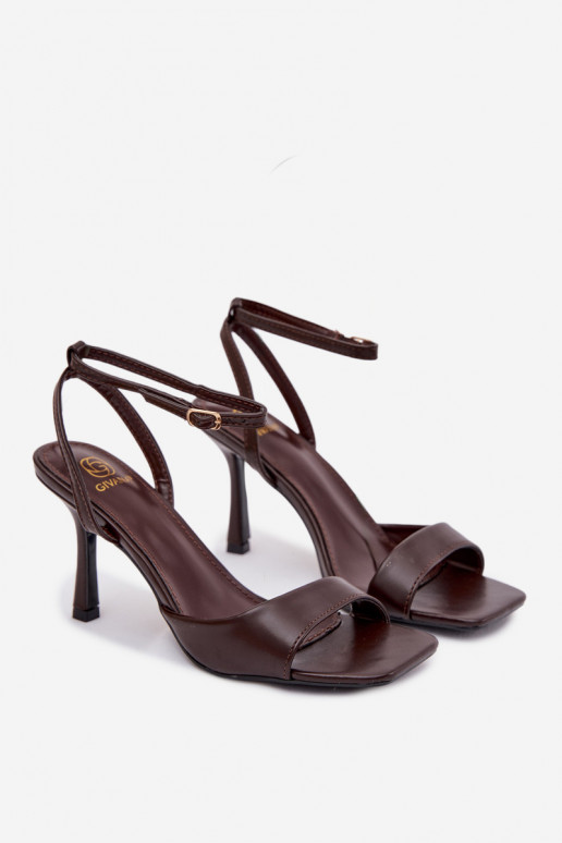 Sandales pour femmes à talons fins en simili cuir CzekoladoĮe Brisora
