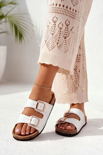 Witte dames slippers met gespen op kurken zool Bubbelia 2