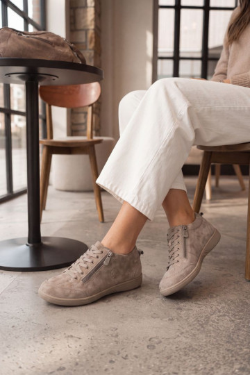 Damen Schuhe aus sandfarbenem Kunstveloursleder Brindle 2