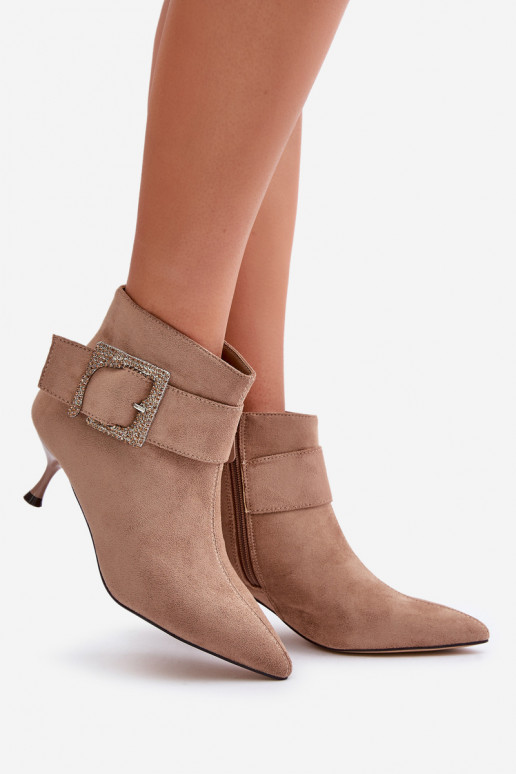 Bottines pour femmes avec des talons fins et des boucles de couleur sable Nirilis