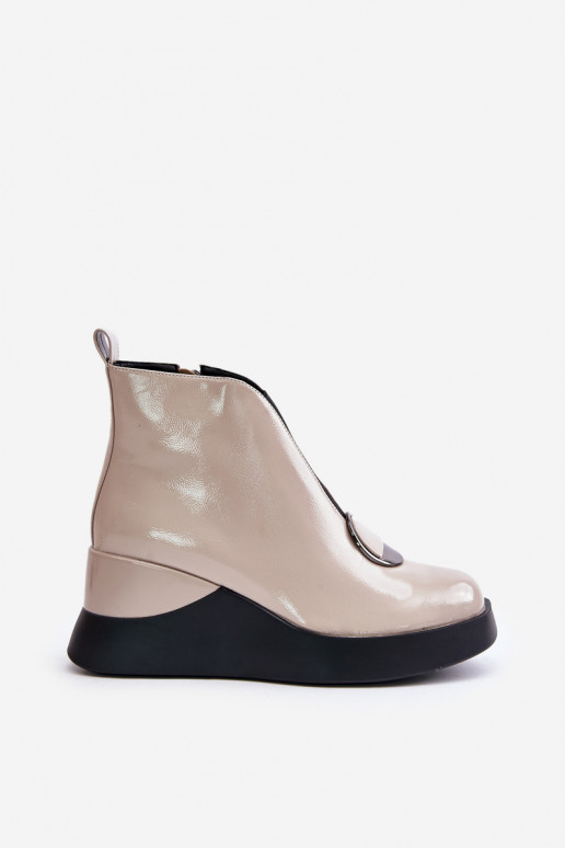 Sandfarbene Stiefeletten mit Plattform und Lackeffekt D&A MR880-136