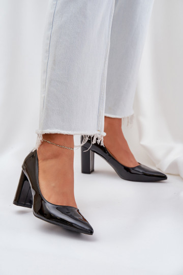 Schwarze Schuhe mit Lackeffekt auf dem Block Kilanne 2
