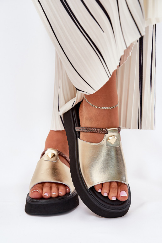 claquettes en cuir pour femmes avec plateforme et talons décorés dorés D&A MK51-475