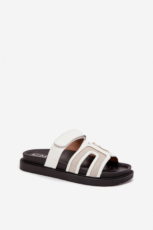 Dames slippers met platform en plakkende sluiting in wit Kovira