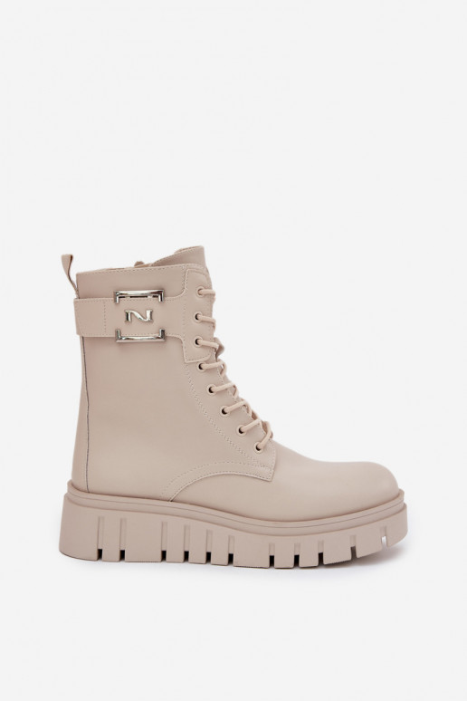 Wärmende Stiefeletten mit Plattform und dekorativen Details in Elfenbein Lyrana