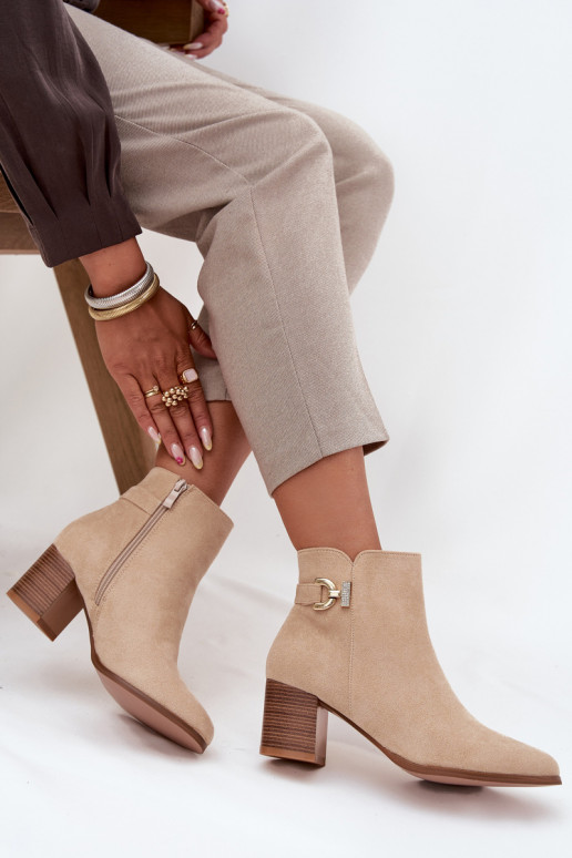 Wärmende Stiefeletten mit goldenen Details in Sandfarbe Renora