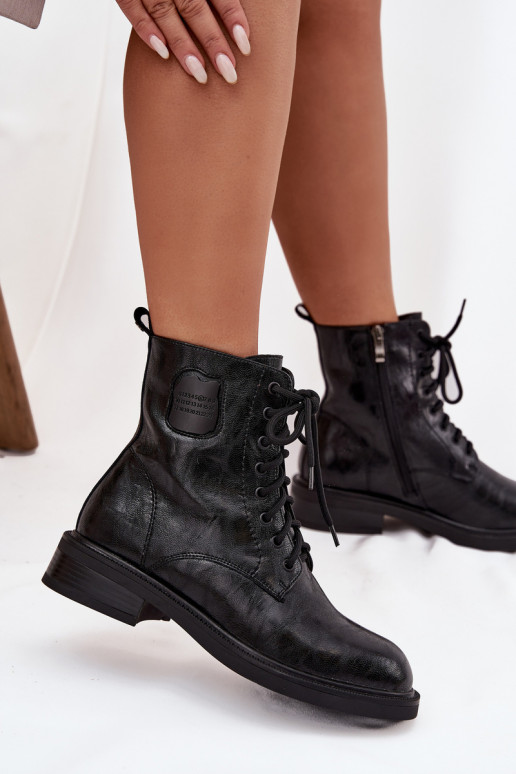 Schwarze Stiefeletten aus Kunstleder für Damen mit dekorativen Details Tai turiciejka K7180-01