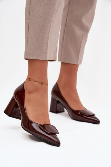 Lakken effect schoenen met hakken en ornamenten CzekoladoĮe Isoline 2