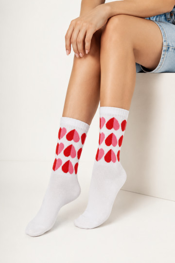 Damen-Socken mit Herzen in weißer Farbe