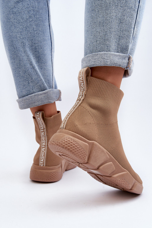 Dames sportschoenen met soktype schacht in zand Zirila