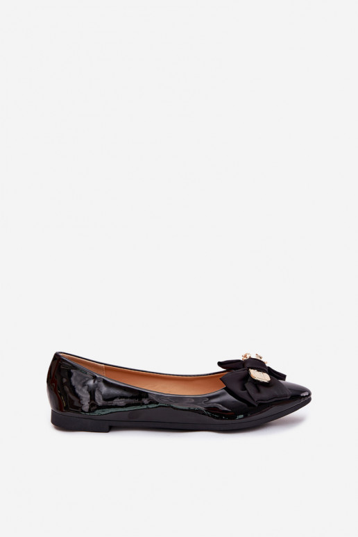 Ballerines laquées avec nœuds et boucle dorée en noir Rivona
