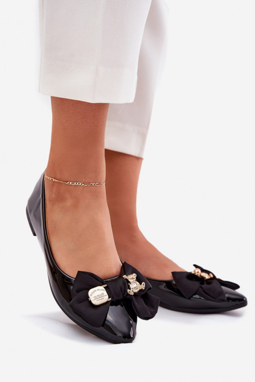 Ballerines laquées avec nœuds et boucle dorée en noir Rivona