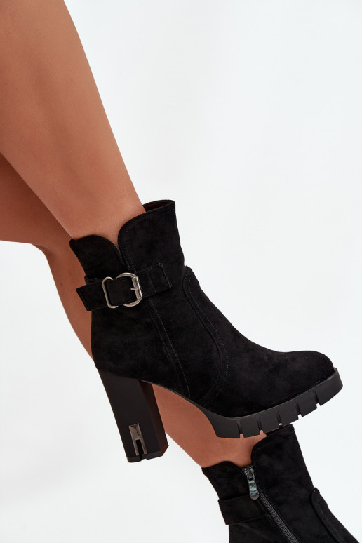 Wärmende Damen-Stiefeletten mit Schnallen in Schwarz Selisse
